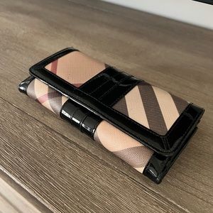 Burberry Wallet- patent leather, gently used, 9in x 5in